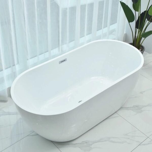 Luxury White Freestanding Oval Soaking Bathtub