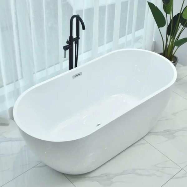Luxury White Freestanding Oval Soaking Bathtub